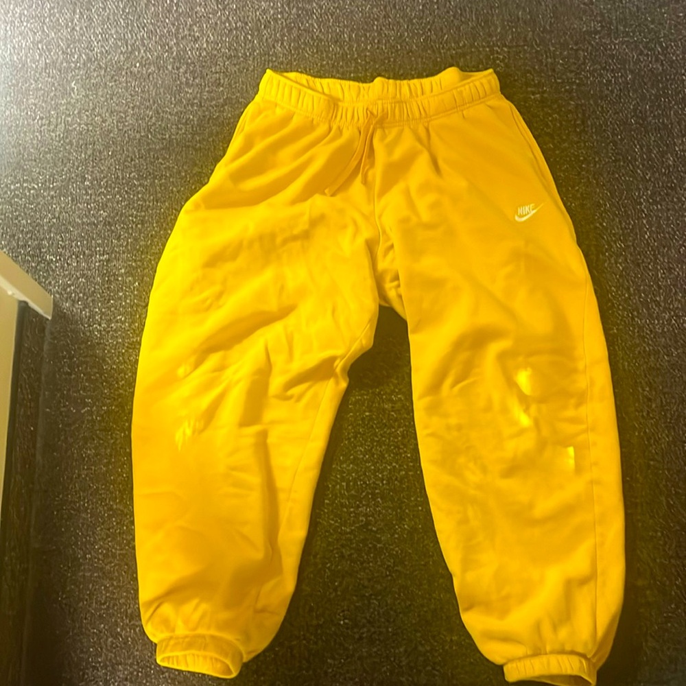 Nike Sweat Joggers that are super warm and comfortable. Loose and relaxed fit.